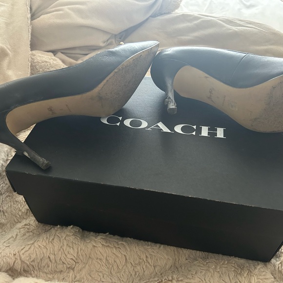 Coach Audrey 90 LTR Pump - Picture 3 of 4